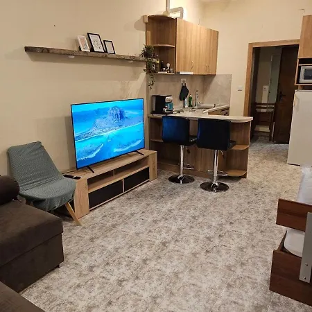 Bright And Cozy W Garage Near Center By Bulgarianhomes דירה סופיה